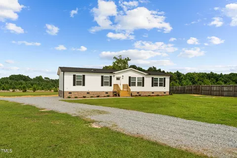 123 Westside Dr, Benson, NC 27504 photo 2