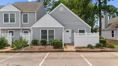 5035 Avenida Del Sol Dr, Raleigh, NC 27616