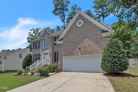 4702 Regency Dr, Durham, NC 27713 photo 2