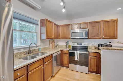 108 Old Maple Ln, Durham, NC 27713 photo 4