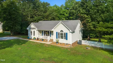 184 Ridge Way Ln, Clayton, NC 27520