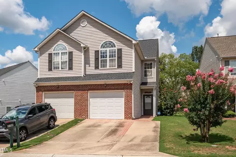 2108 Thornblade Dr, Raleigh, NC 27604