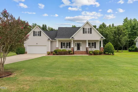 144 Pinecroft Dr, Dunn, NC 28334