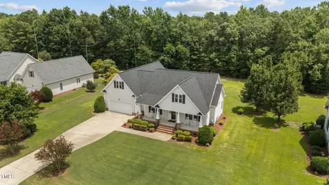 144 Pinecroft Dr, Dunn, NC 28334 photo 3