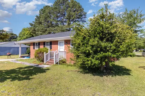 201 Phillips St, Smithfield, NC 27577 photo 2