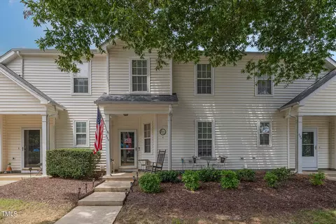205 Commons Dr, Holly Springs, NC 27540