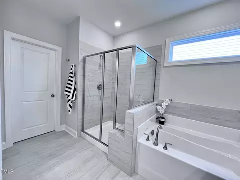 Bath - 2017 Mavin Place Pl, Durham, NC 27703 photo 7 of 12