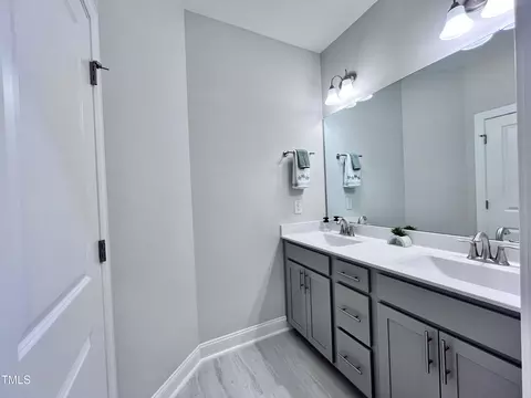 Bath - 2017 Mavin Place Pl, Durham, NC 27703 photo 8 of 12