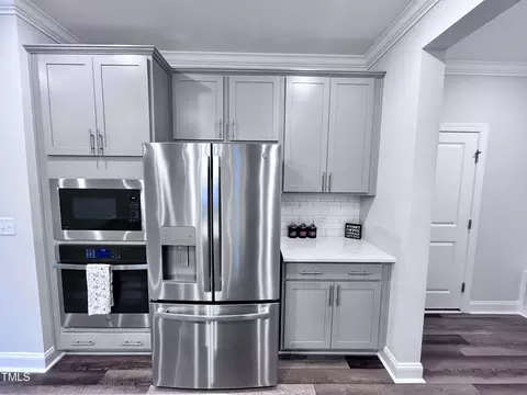 Kitchen - 2017 Mavin Place Pl, Durham, NC 27703 photo 6 of 7