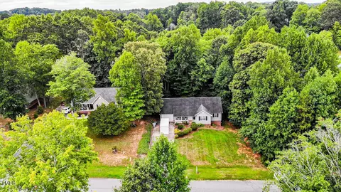 2305 Regency Dr, Randleman, NC 27317
