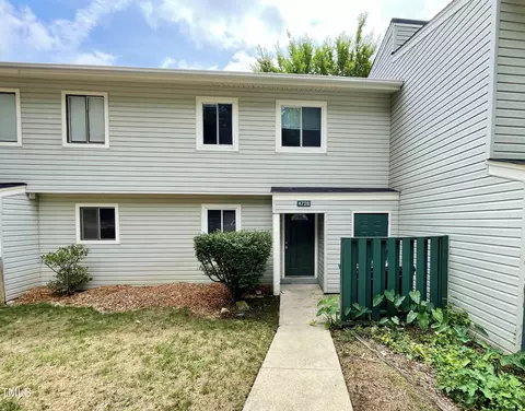 4726 Walden Pond Dr, Raleigh, NC 27604