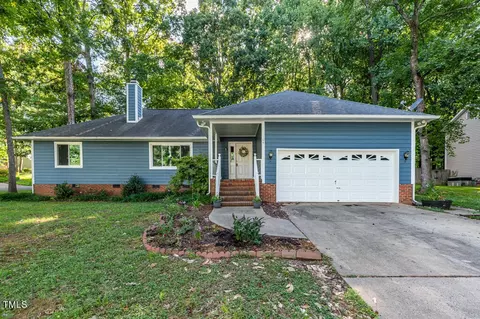 104 Stoneham Rd, Mebane, NC 27302