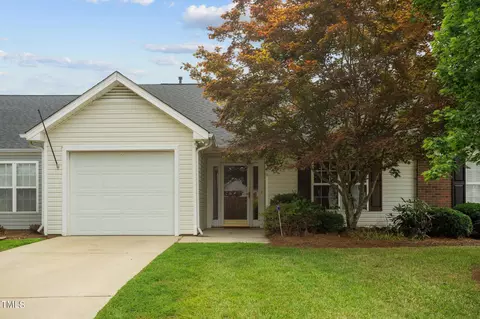 3588 Oak Chase Dr, High Point, NC 27265