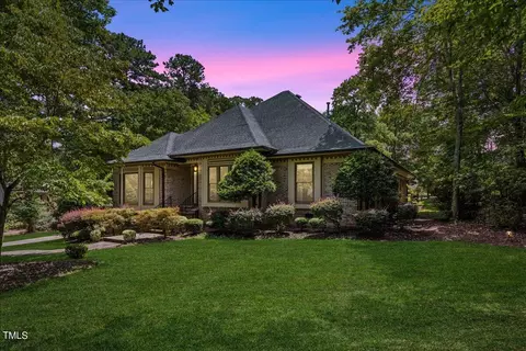 12204 Staunton Ct, Raleigh, NC 27613
