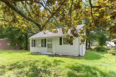 127 N Bullock St, Henderson, NC 27536