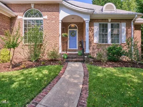 95 Lake Shore Dr, Pinehurst, NC 28374