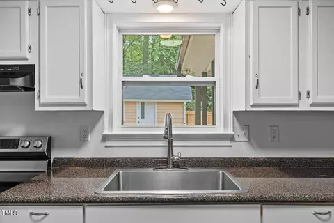906 Chalk Level Rd, Durham, NC 27704 photo 10