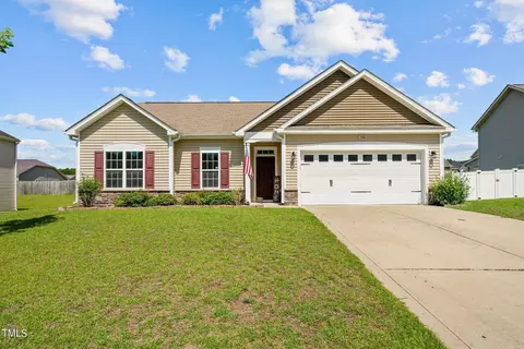 104 Archer Dr, Bunnlevel, NC 28323