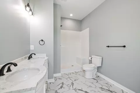 Bath - 12331 Oak Ave, Bailey, NC 27807 photo 3 of 3