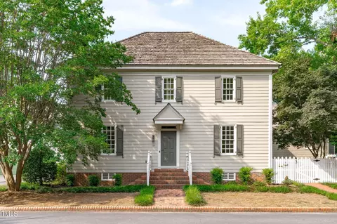 122 Palace Grn, Cary, NC 27518