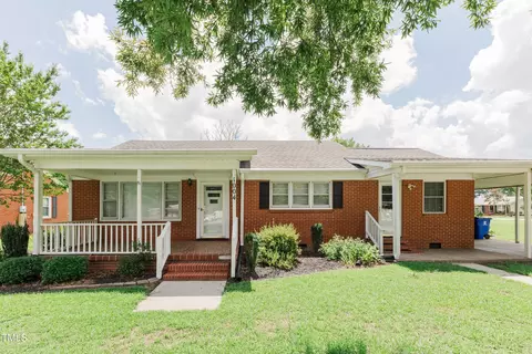 1004 E Main St, Benson, NC 27504