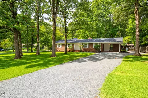 102 Melba Cir, Carrboro, NC 27510