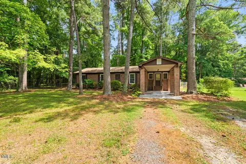 905 Spruce Pine Trl, Durham, NC 27705 photo 2