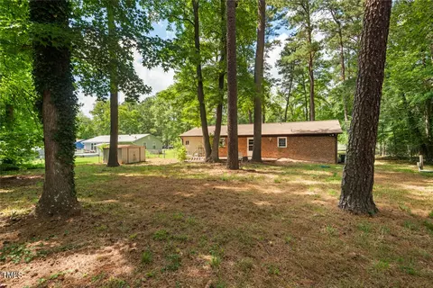 905 Spruce Pine Trl, Durham, NC 27705 photo 4