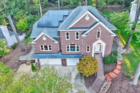 203 Fox Briar Ln, Cary, NC 27518