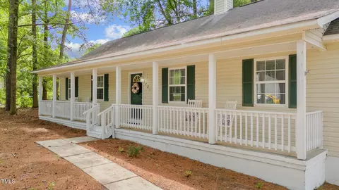 1721 N Cedar Ct, Fuquay Varina, NC 27526