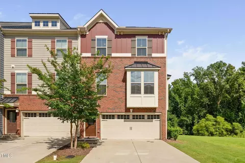 1047 Brownsmith Dr, Apex, NC 27502