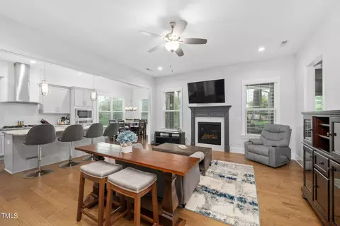 1521 Armscroft Ln, Apex, NC 27502