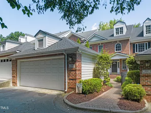 816 Gaston Wood Ct, Raleigh, NC 27605