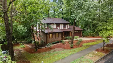 904 Thoreau Dr, Raleigh, NC 27609