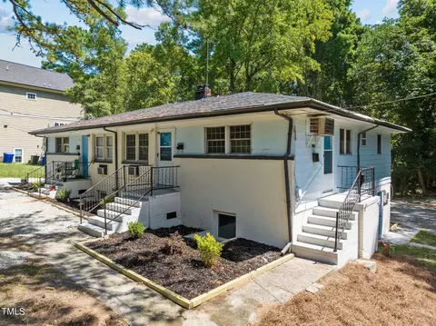 114 Estes Drive Dr, Carrboro, NC 27510