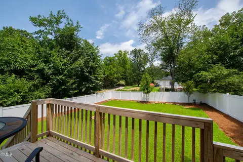 527 E Pine Ave, Wake Forest, NC 27587 photo 5