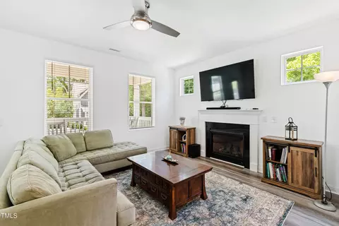 527 E Pine Ave, Wake Forest, NC 27587 photo 3