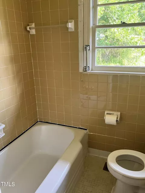 Bath - 3226 Bunnlevel Erwin Rd, Erwin, NC 28339 photo 3 of 3