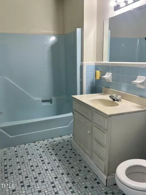 Bath - 3226 Bunnlevel Erwin Rd, Erwin, NC 28339 photo 1 of 3