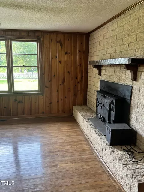 Living - 3226 Bunnlevel Erwin Rd, Erwin, NC 28339 photo 3 of 5