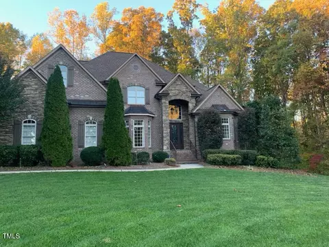 8410 Linville Oaks Dr, Oak Ridge, NC 27310