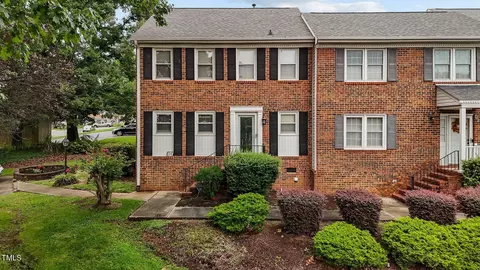 2202 Huntington Rd #D-1, Burlington, NC 27215