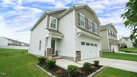 517 Hidden Den Path, Wendell, NC 27591 photo 2