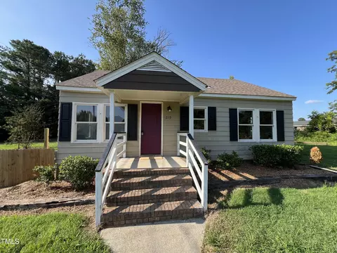 219 Erwin St, Coats, NC 27521