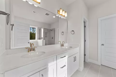 Bath - 90 Merrifield Ln, Garner, NC 27529 photo 2 of 5