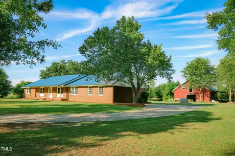400 Mcphail Rd, Roseboro, NC 28382