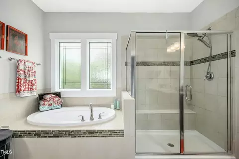 Bath - 806 Adeline Ct, Durham, NC 27713 photo 3 of 5