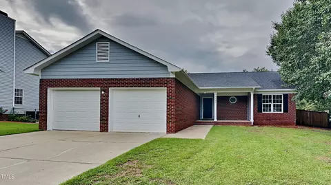 4361 Dominique St, Hope Mills, NC 28348