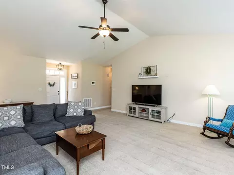 104 Willmont Ct, Benson, NC 27504 photo 7