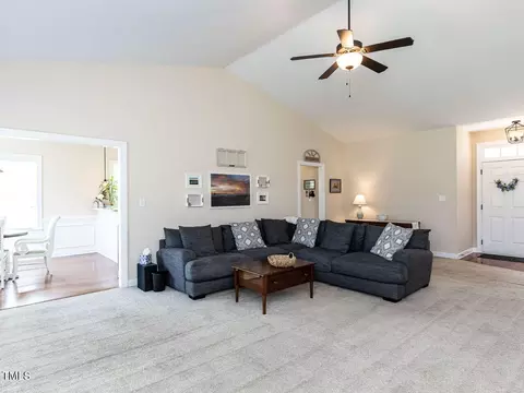 104 Willmont Ct, Benson, NC 27504 photo 6
